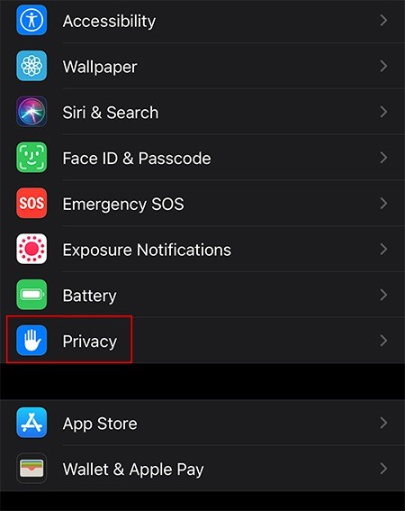 iOS用Safariでカメラ、マイク、位置情報へのアクセスをブロックする方法 