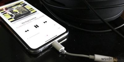 新しいiPhoneで高品質の有線ヘッドフォンを使用する方法 