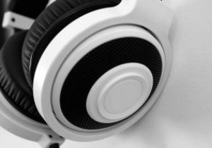 あなたの机のためのトップ4デスクトップヘッドフォンスタンド 
