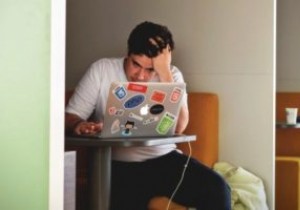 スケアウェア詐欺とは何ですか？自分自身を守る方法 