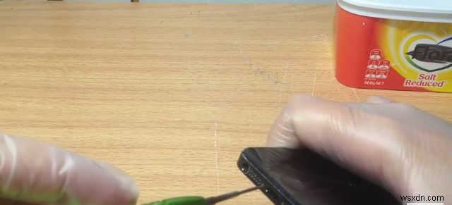 水で損傷したiPhone5を修理する方法 