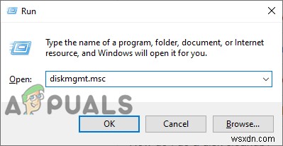 Windows 10のファイルエクスプローラーで特定のドライブを非表示にする方法は？ 