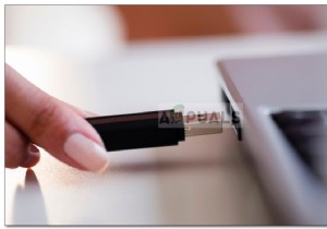 【解決】Windows 10でUSBが接続・切断を繰り返すときの対処法