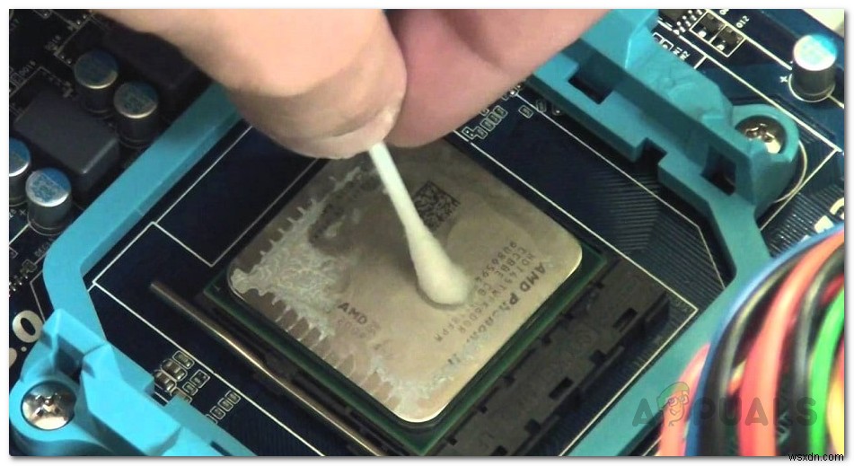 CPUまたはGPUのサーマルペーストを取り除く方法は？ 