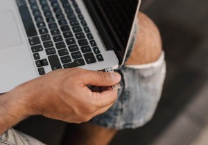 ウイルスに感染した USB ドライブとメモリ カードからファイルを復元する方法