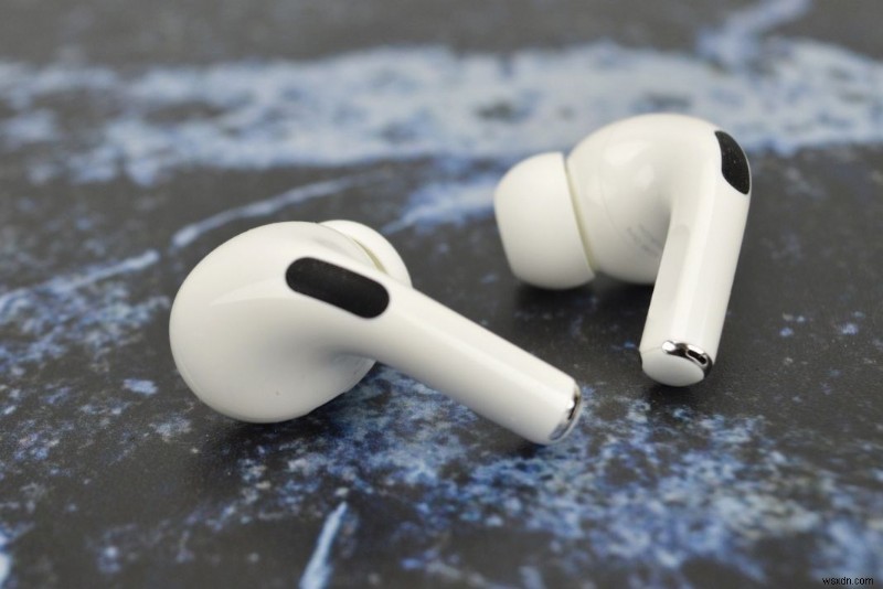 AirPods Pro が何度も切断されますか?これらの修正を試す