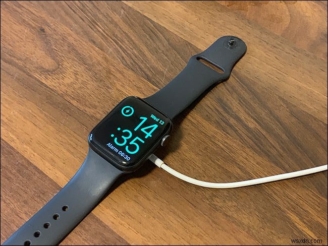 Apple Watch Series 7 が充電されない?これらの修正を試す