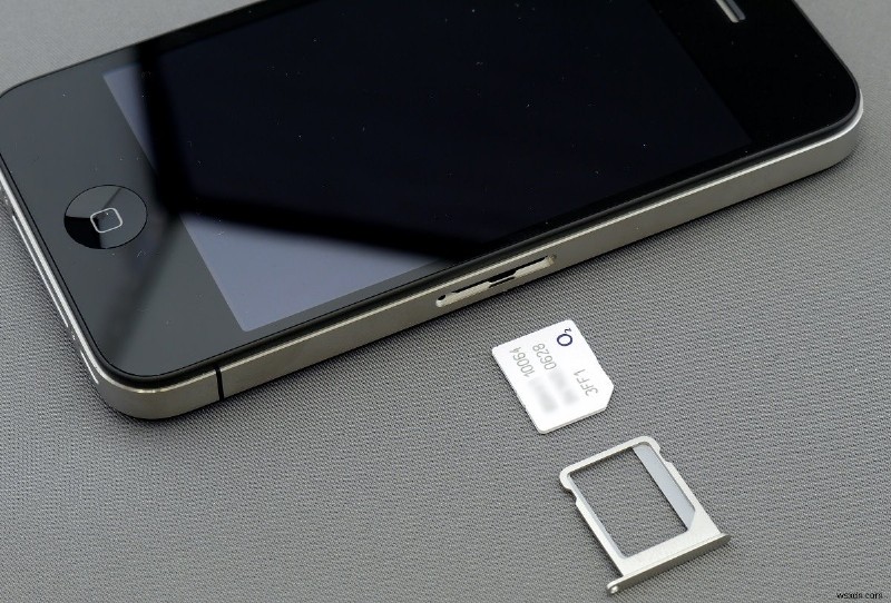 iPhone に SIM カードがインストールされていないというエラーを修正