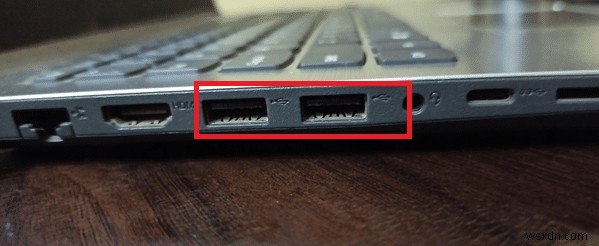 Windows 10 の USB ポートの電力サージを修正 