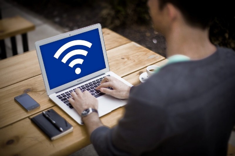 WiFi ユーザーのインターネット速度または帯域幅を制限する方法