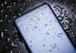 スマートフォンを水害から守る方法