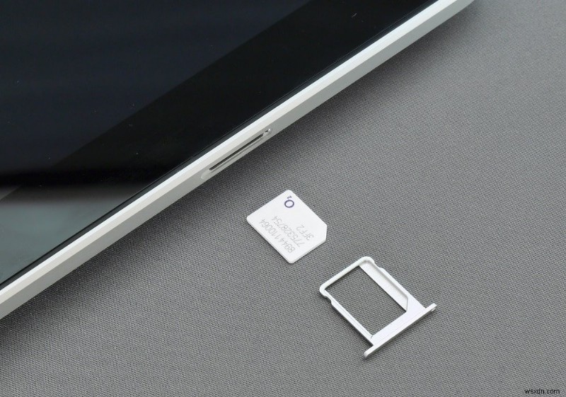 Google Pixel 3 から SIM カードを取り外す方法