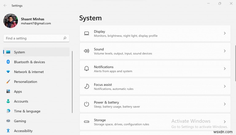 Windows 11 で夜間モードを有効にして使用する方法