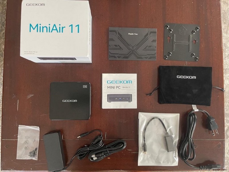 GEEKOM MiniAir 11 ミニ PC レビュー:低予算で Intel NUC より優れたパフォーマンスを実現