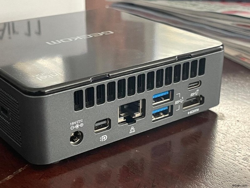 GEEKOM MiniAir 11 ミニ PC レビュー:低予算で Intel NUC より優れたパフォーマンスを実現