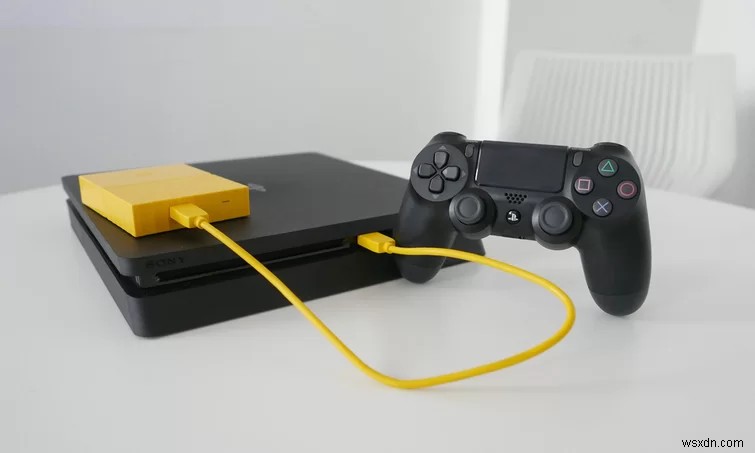 PlayStation 4 で USB ドライブを追加メモリとして使用する方法