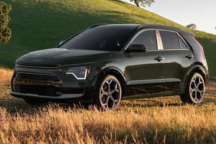 この起亜 SUV がカローラ クロス ハイブリッドよりも優れている理由:低コストと 7 MPG 以上 