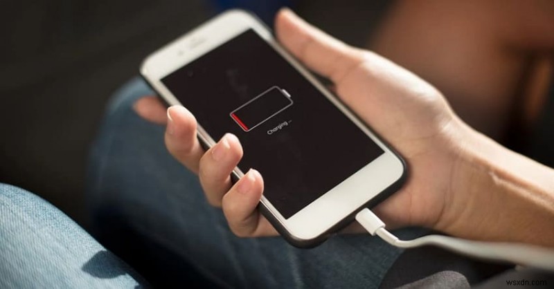 iPhone が Apple ロゴとブートループでスタックする問題を修正する:簡単な解決策 