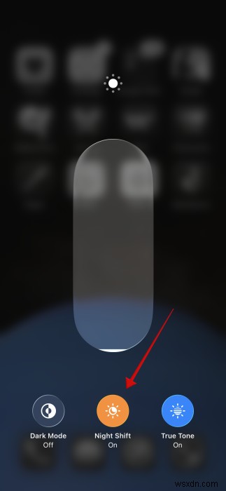 この簡単なハックで iPhone のディスプレイを最小値を超えて暗くする 