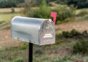 USPS の郵便保留をリクエストする方法:外出中も郵便物を安全に保管してください 
