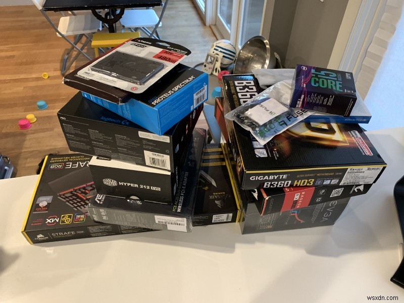 12 歳の子供と一緒に 1,001 ドルのフォートナイト ゲーム PC を組み立てる:ステップバイステップ DIY ガイド 