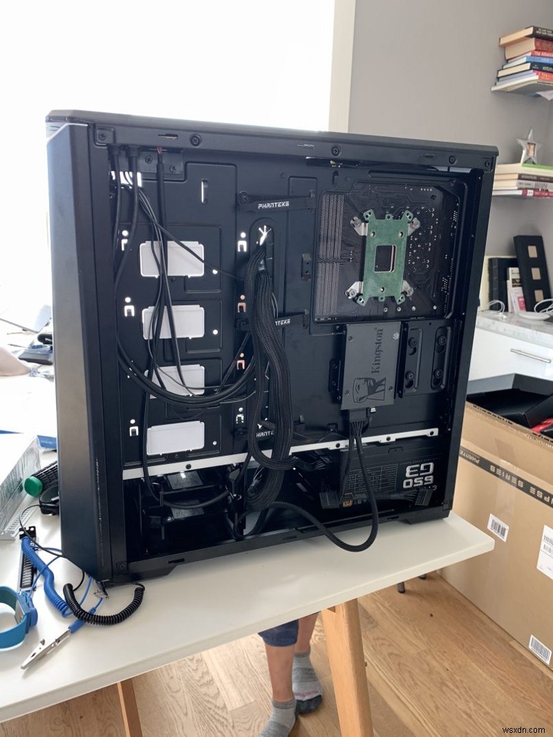 12 歳の子供と一緒に 1,001 ドルのフォートナイト ゲーム PC を組み立てる:ステップバイステップ DIY ガイド