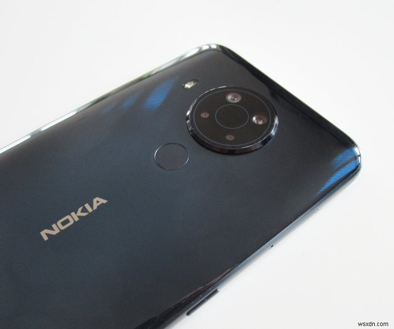 Nokia 5.4 レビュー:手頃な価格だが圧倒的ではない 