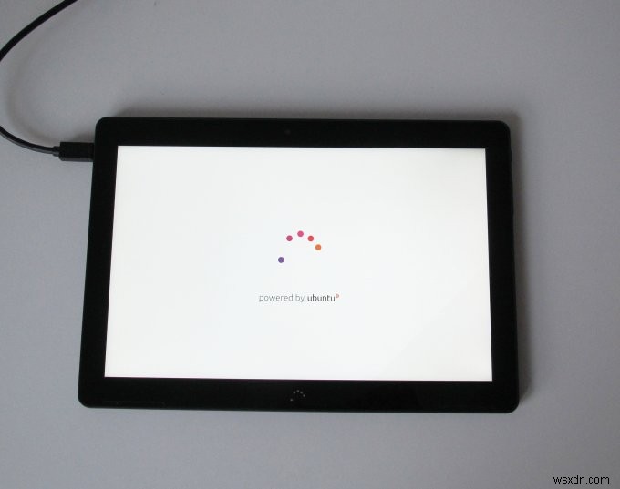 BQ Aquaris M10 Ubuntu Edition タブレットのレビュー:パフォーマンスと機能 