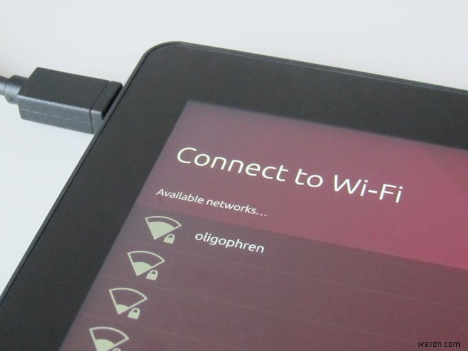 BQ Aquaris M10 Ubuntu Edition タブレットのレビュー:パフォーマンスと機能 